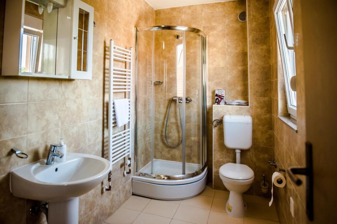 Hotel Villa Monako Međugorje Buitenkant foto
